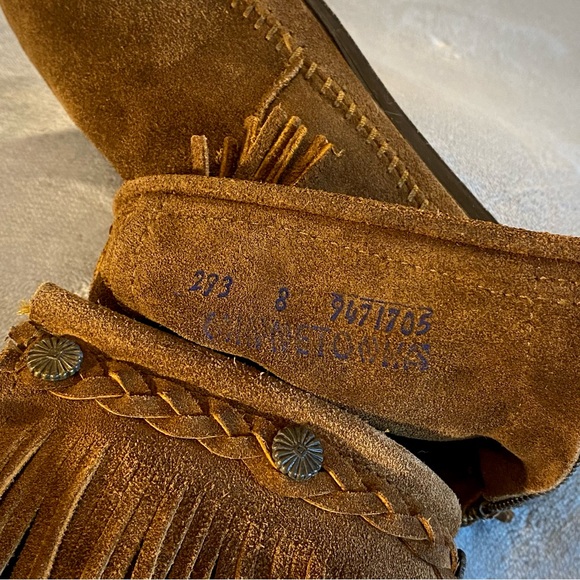 Minnetonka fringe boots - Picture 5 of 11